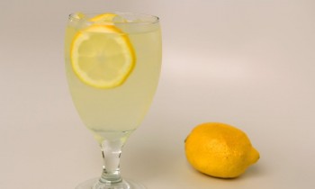 Homemade Lemonade Recipe – Laura Vitale – Laura in the Kitchen Episode 409