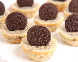 Mini Oreo Cheesecake Recipe – Laura Vitale – Laura in the Kitchen Episode 799