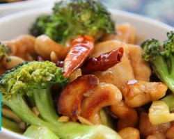 Crispy Chicken Stir Fry | Chinese Takeout at Home!