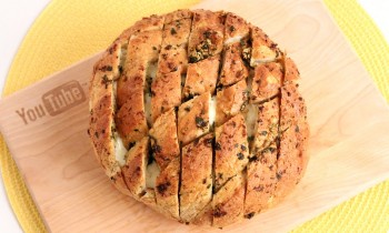 Pull Apart Garlic Bread Recipe – Laura Vitale – Laura in the Kitchen Episode 914