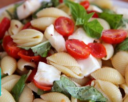 Caprese Pasta Salad |  Hilah Cooking