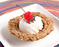 Edible Ice Cream Bowls – Laura Vitale – Laura in the Kitchen Episode 940