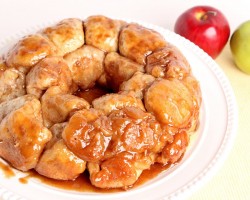 Caramel Apple Monkey Bread Recipe – Laura Vitale – Laura in the Kitchen Episode 974