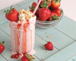 Strawberry Cheesecake Shake | Episode 1047