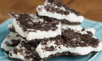 Cookies & Cream Yogurt Bark