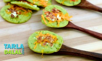 Green Peas Pancakes, Recipe in Hindi (हरा मटर पेनकेक्स) by Tarla Dalal