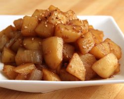 Potato side dishes (Gamjabokkeum: 감자볶음)