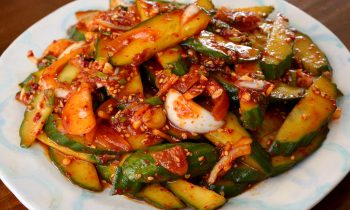 Spicy cucumber side dish (Oi-muchim: 오이무침)