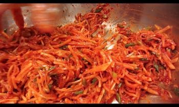 Spicy Seasoned Radish 무생채 (Korean Side Dish)