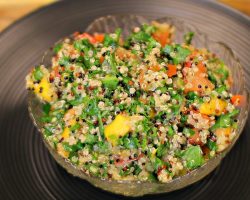Vegan Quinoa and Mango Salad – quinoa recipes – healthy vegan diet side dishes – kale salad dinner
