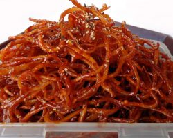 Seasoned dried shredded squid (ojingeochae muchim: 오징어채무침)