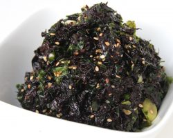 Seasoned seaweed (Doljabanmuchim: 돌자반무침)