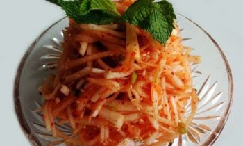 White radish salad (Musaengchae:무생채)