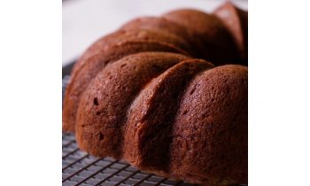 Cheesecake-Stuffed Banana Bread Ring