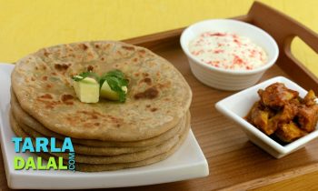 आलू पराठा (Aloo Paratha, Punjabi Aloo Paratha) by Tarla Dalal