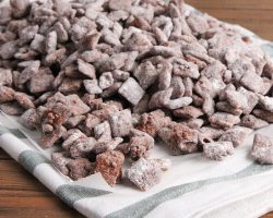 Reindeer Chow (aka Muddy Buddies) Episode 1218
