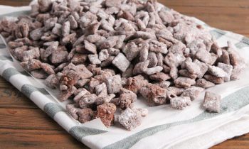 Reindeer Chow (aka Muddy Buddies) Episode 1218
