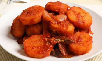 My spicy, frugal potato side dish (Maeun-gamjajorim: 매운감자조림)