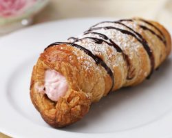 Strawberry Cream-Stuffed Pastries