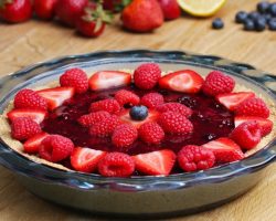 No-Bake Granola Berry Pie