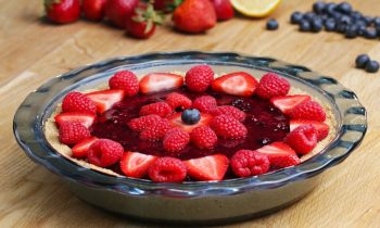 No-Bake Granola Berry Pie