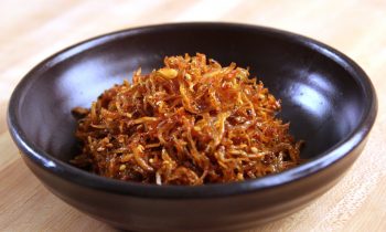 Stirfried dried anchovy side dishes (Myeolchi-bokkeum: 멸치볶음)