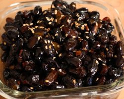 Juicy Braised Black Beans (Geomeun-kongjorim: 검은콩조림)