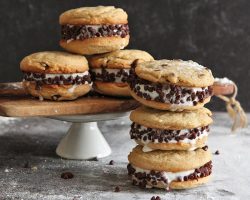 DIY Chipwich – Homemade Cookie Ice Cream Sandwiches
