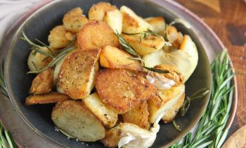 The Best Crispy Roasted Potatoes (Rosemary & Garlic)