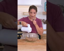 This tip will save you time on your next chicken dip recipe! #cookingtips #kitchenhacks #shorts