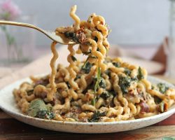 10 Minute Creamy Pasta Recipe – Laura Vitale