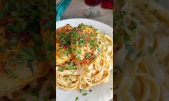 The best fettuccine Alfredo ever! Recipe on my site!