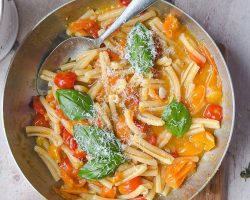 Pasta with Fresh Tomato Sauce – 15 Minute Recipe