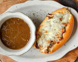 French Dip Sandwiches – Easy Crockpot Recipe